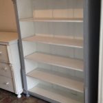 boekenkast grijs wit 134x43x178